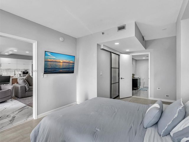 20191 E Country Club Drive 511, Aventura, FL 33180