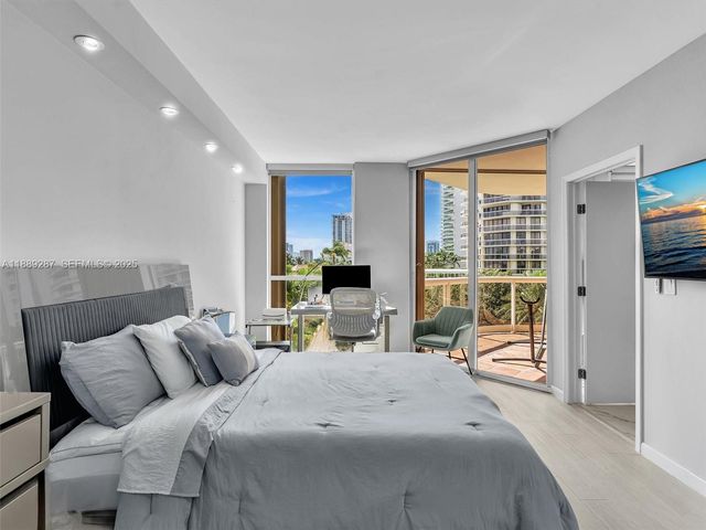 20191 E Country Club Drive 511, Aventura, FL 33180