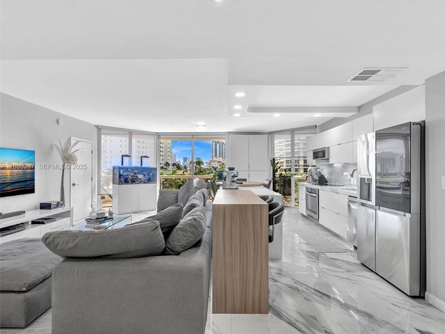 20191 E Country Club Drive 511, Aventura, FL 33180