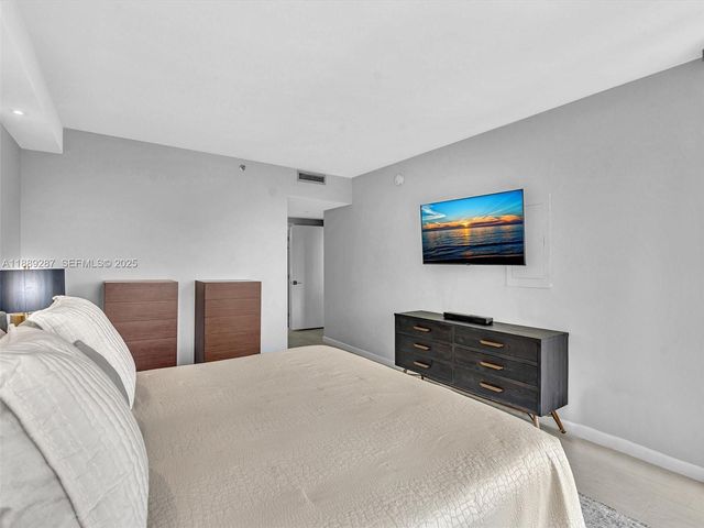 20191 E Country Club Drive 511, Aventura, FL 33180