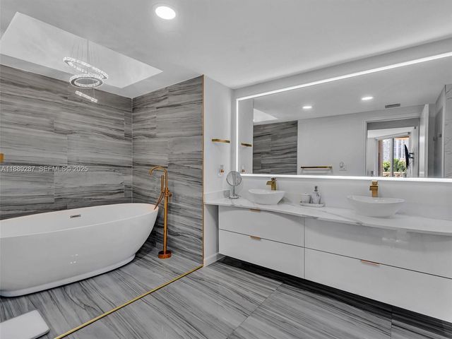 20191 E Country Club Drive 511, Aventura, FL 33180