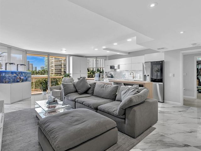 20191 E Country Club Drive 511, Aventura, FL 33180