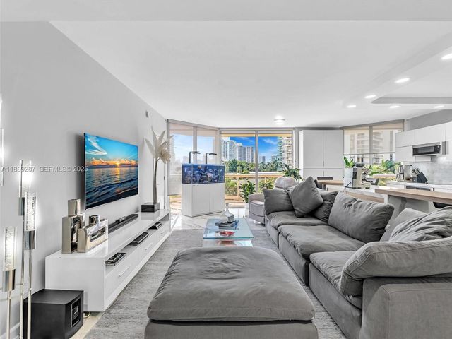 20191 E Country Club Drive 511, Aventura, FL 33180
