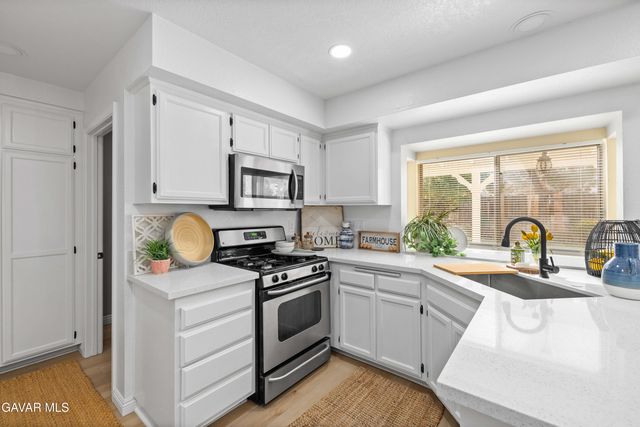 1792 W Avenue P4 Avenue, Palmdale, CA 93551