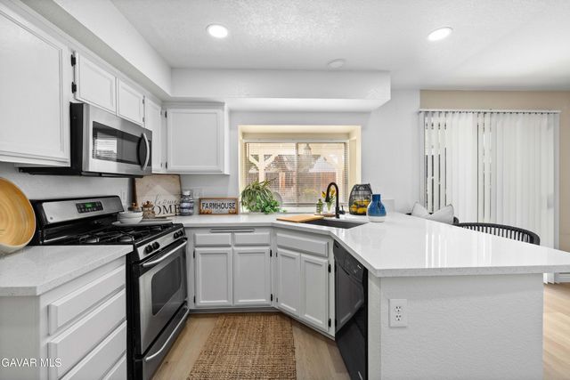 1792 W Avenue P4 Avenue, Palmdale, CA 93551