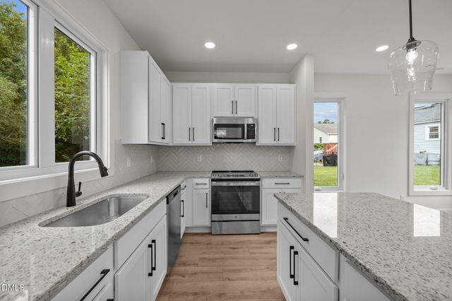 2002 B Riddle Road, Durham, NC 27713
