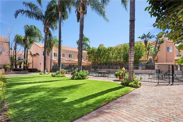 5200 White Oak Avenue 63, Encino, CA 91316