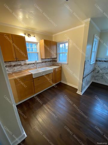 200 W MCCLELLAN Street, Flint, MI 48505