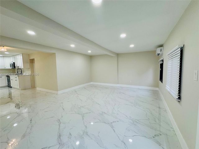 7943 NW 6th Ave 2, Miami, FL 33150