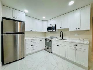 7943 NW 6th Ave 2, Miami, FL 33150