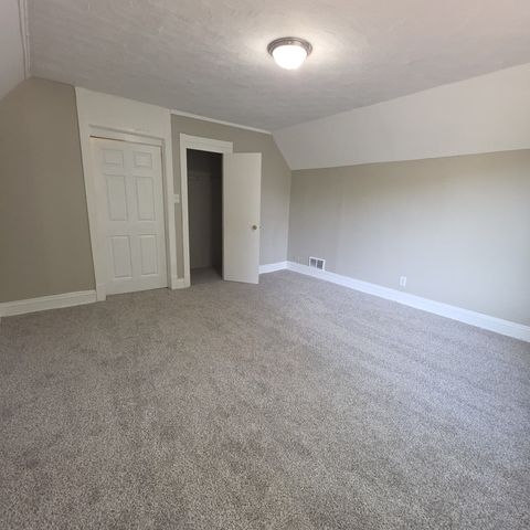 7811 S Champlain Avenue, Chicago, IL 60619