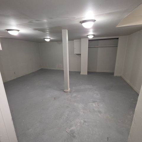 7811 S Champlain Avenue, Chicago, IL 60619