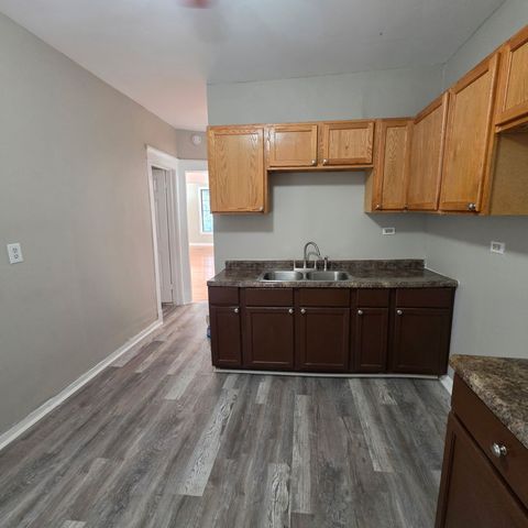 7811 S Champlain Avenue, Chicago, IL 60619
