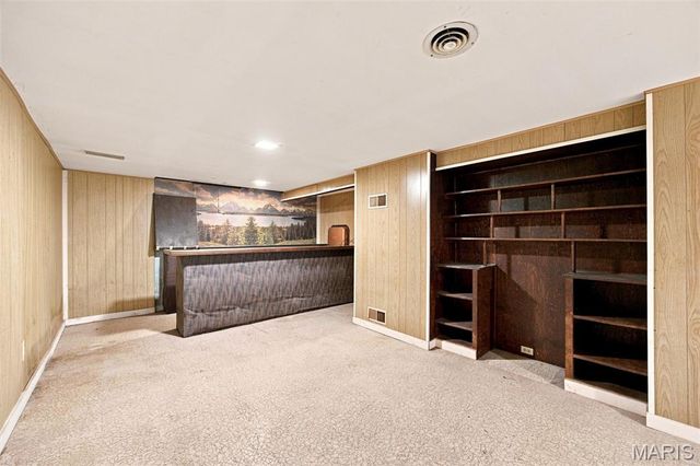 21 Saint Henry Court, St Charles, MO 63301