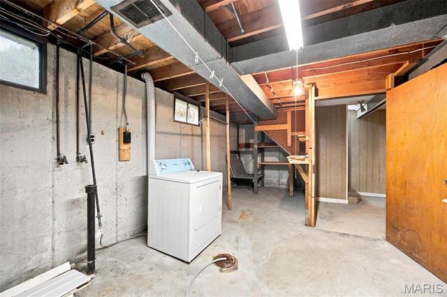 21 Saint Henry Court, St Charles, MO 63301