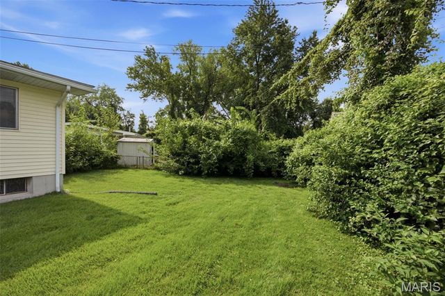 21 Saint Henry Court, St Charles, MO 63301