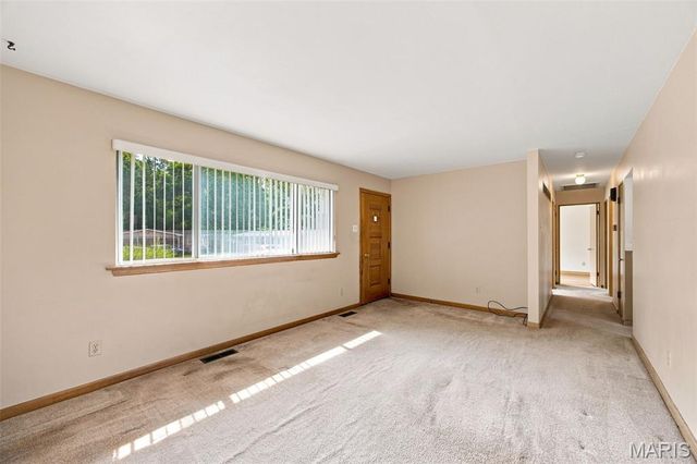 21 Saint Henry Court, St Charles, MO 63301
