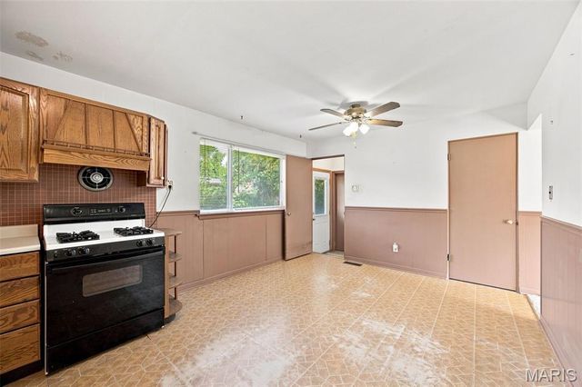 21 Saint Henry Court, St Charles, MO 63301