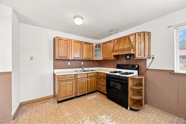 21 Saint Henry Court, St Charles, MO 63301