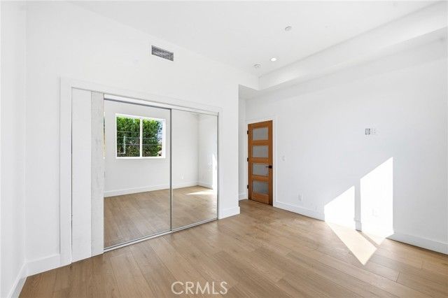 6556 Balboa Boulevard, Los Angeles, CA 91406