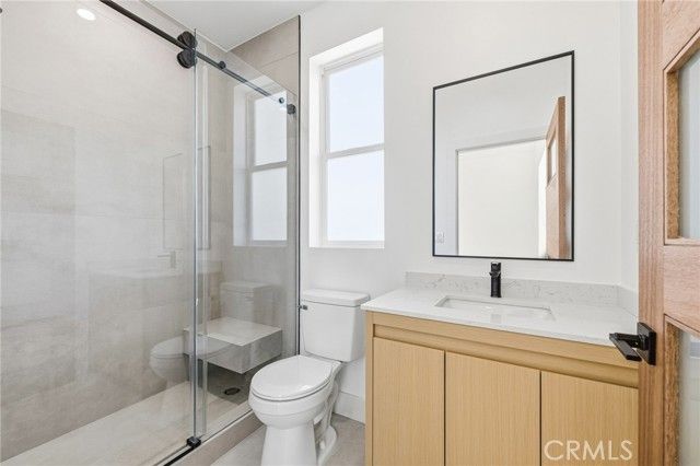 6556 Balboa Boulevard, Los Angeles, CA 91406