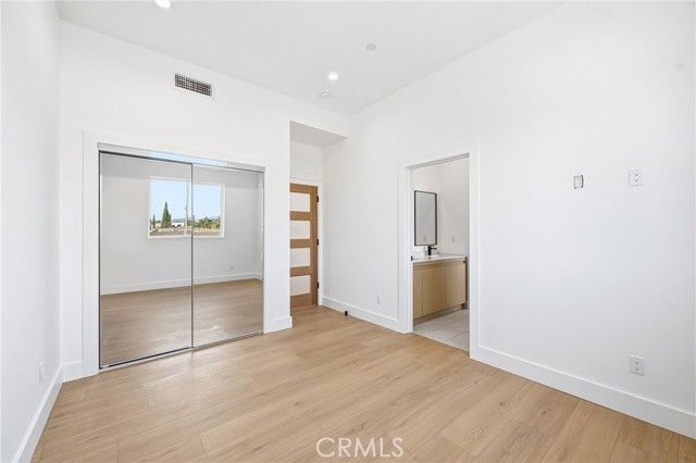 6556 Balboa Boulevard, Los Angeles, CA 91406