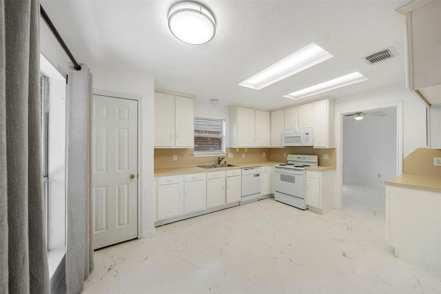 15 Gold Leaf Place, The Woodlands, TX 77384