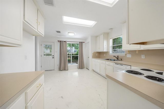 15 Gold Leaf Place, The Woodlands, TX 77384