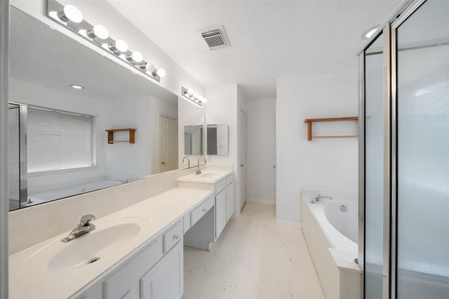 15 Gold Leaf Place, The Woodlands, TX 77384