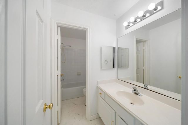 15 Gold Leaf Place, The Woodlands, TX 77384