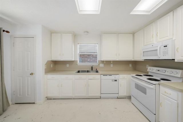 15 Gold Leaf Place, The Woodlands, TX 77384