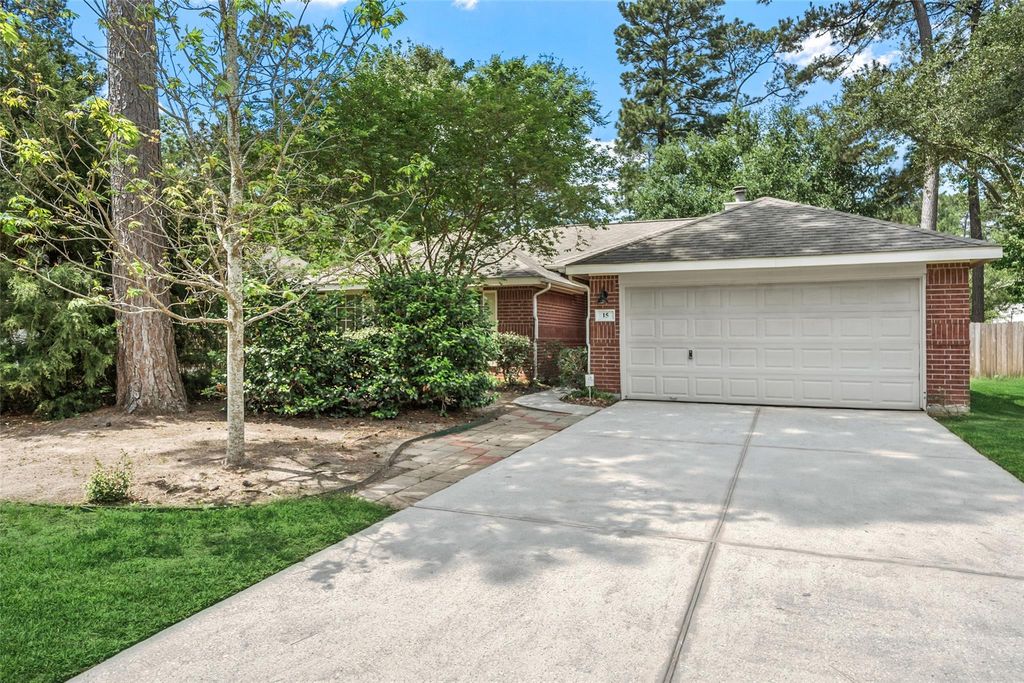 15 Gold Leaf Place, The Woodlands, TX 77384