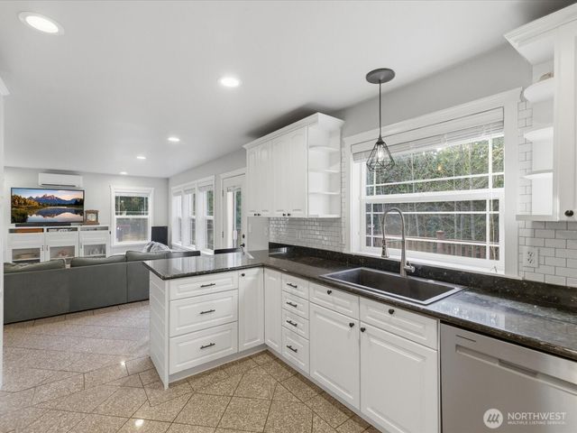 4050 Rachel Road, Clinton, WA 98236
