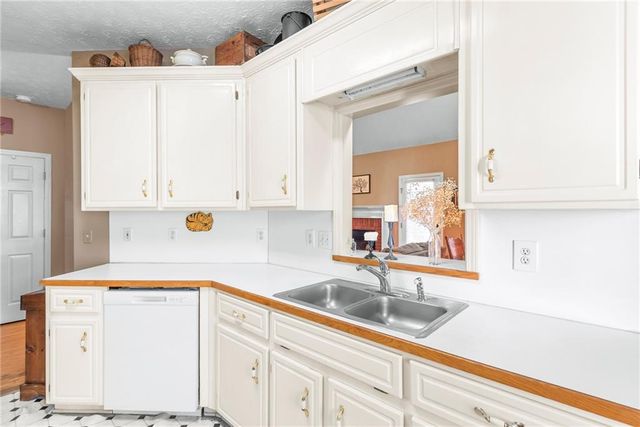 826 Hampton Way, Canton, GA 30115