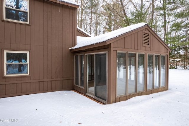 13 Glenbrook Drive, Clifton Park, NY 12065