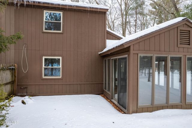 13 Glenbrook Drive, Clifton Park, NY 12065