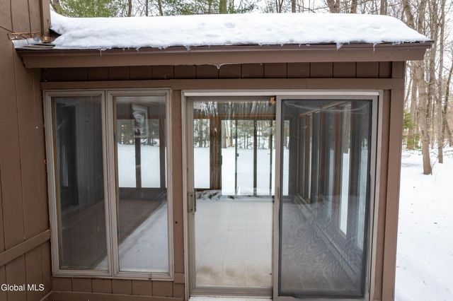 13 Glenbrook Drive, Clifton Park, NY 12065