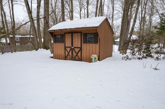 13 Glenbrook Drive, Clifton Park, NY 12065