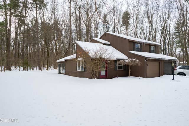 13 Glenbrook Drive, Clifton Park, NY 12065