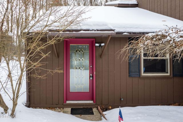 13 Glenbrook Drive, Clifton Park, NY 12065