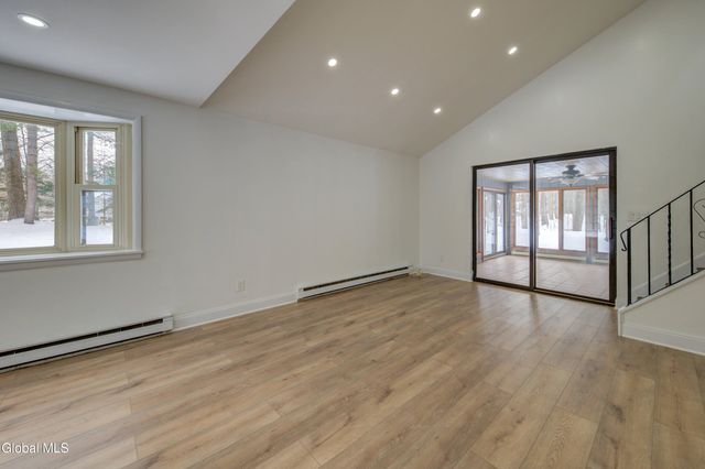 13 Glenbrook Drive, Clifton Park, NY 12065