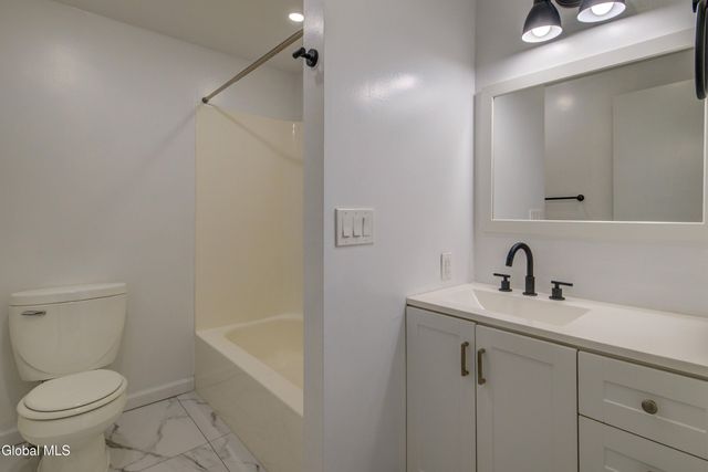 13 Glenbrook Drive, Clifton Park, NY 12065