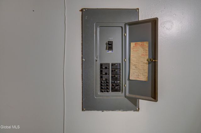 13 Glenbrook Drive, Clifton Park, NY 12065