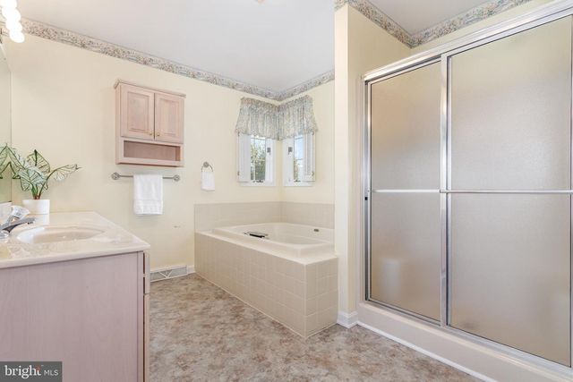 11 BRIDLE RD, Shrewsbury, PA 17361