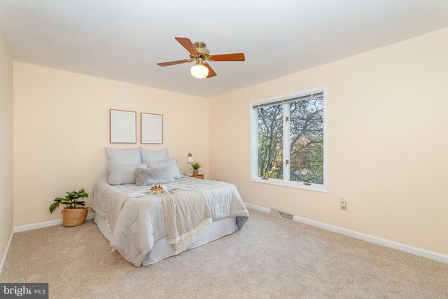 11 BRIDLE RD, Shrewsbury, PA 17361