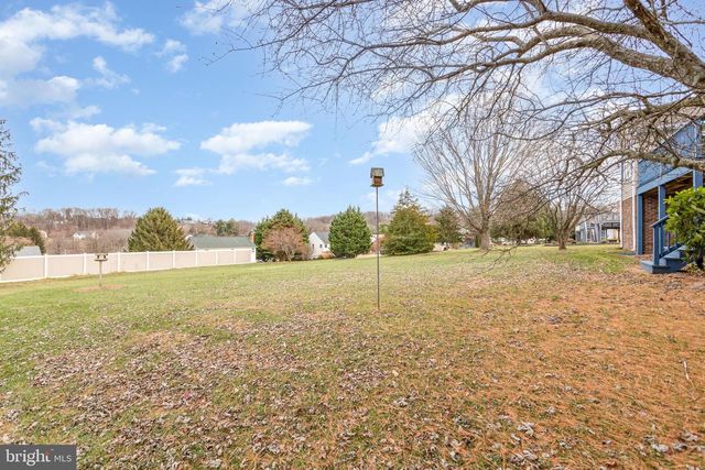 11 BRIDLE RD, Shrewsbury, PA 17361