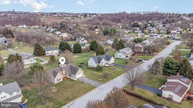 11 BRIDLE RD, Shrewsbury, PA 17361
