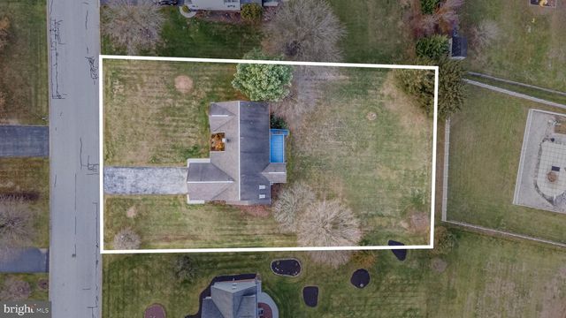 11 BRIDLE RD, Shrewsbury, PA 17361