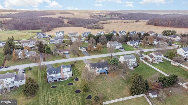 11 BRIDLE RD, Shrewsbury, PA 17361