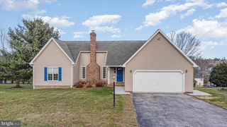 11 BRIDLE RD, Shrewsbury, PA 17361